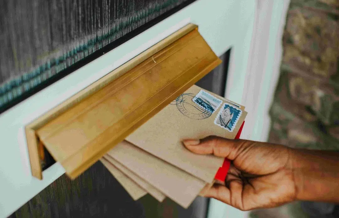 Optimiser l’envoi de courrier en entreprise : solutions modernes et gain de temps